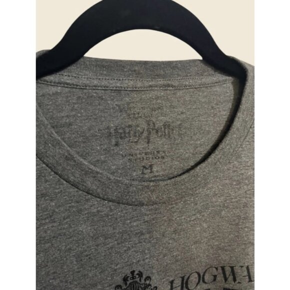 UNIVERSAL STUDIOS Hogwarts Alumni Harry Potter Long Sleeve Tee Size M - Picture 2 of 3